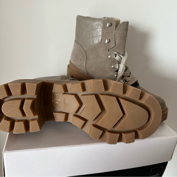 NIB Dolce Vita women’s Rubi Suede Lug sole lace up combat boots size 8.5 - Picture 6 of 8